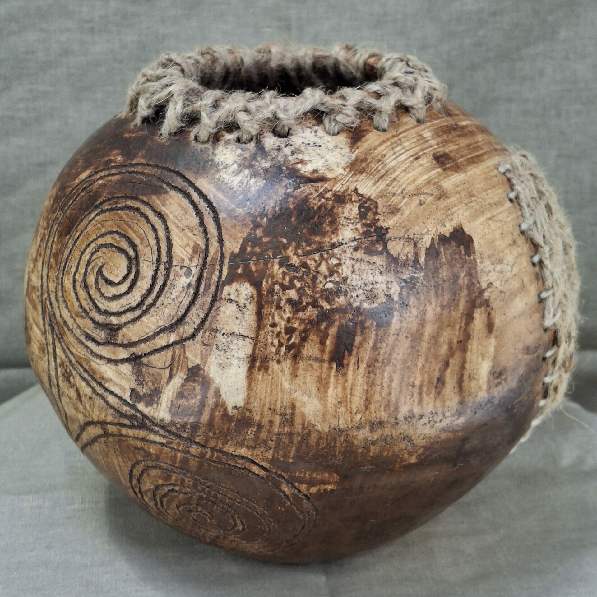 Rzeźba ceramiczna „Spiralne Milczenie” | Rytualny artefakt - obrazek 3