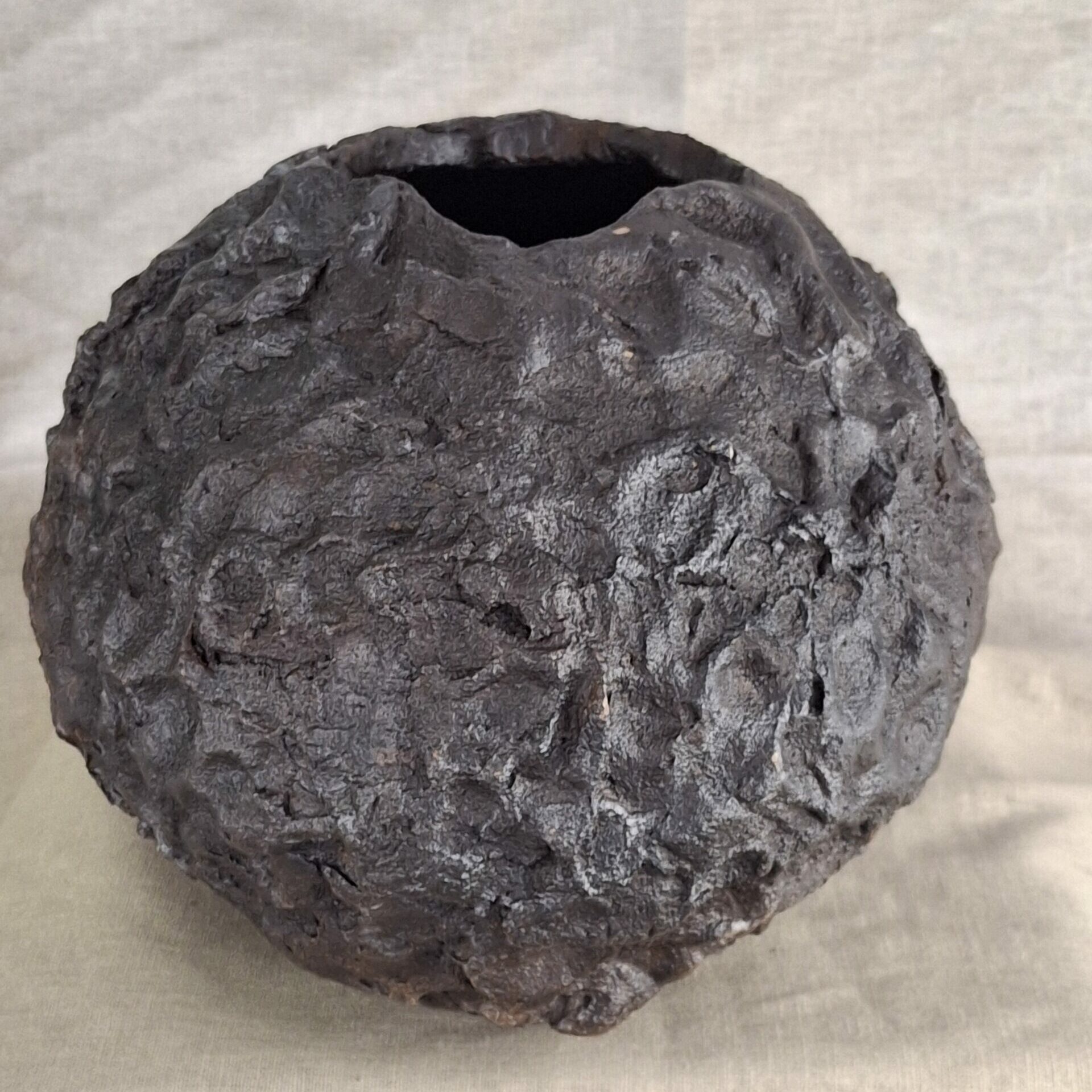 Wazon „Bazaltowy Oddech” - Pracownia CzarnySmok.pl