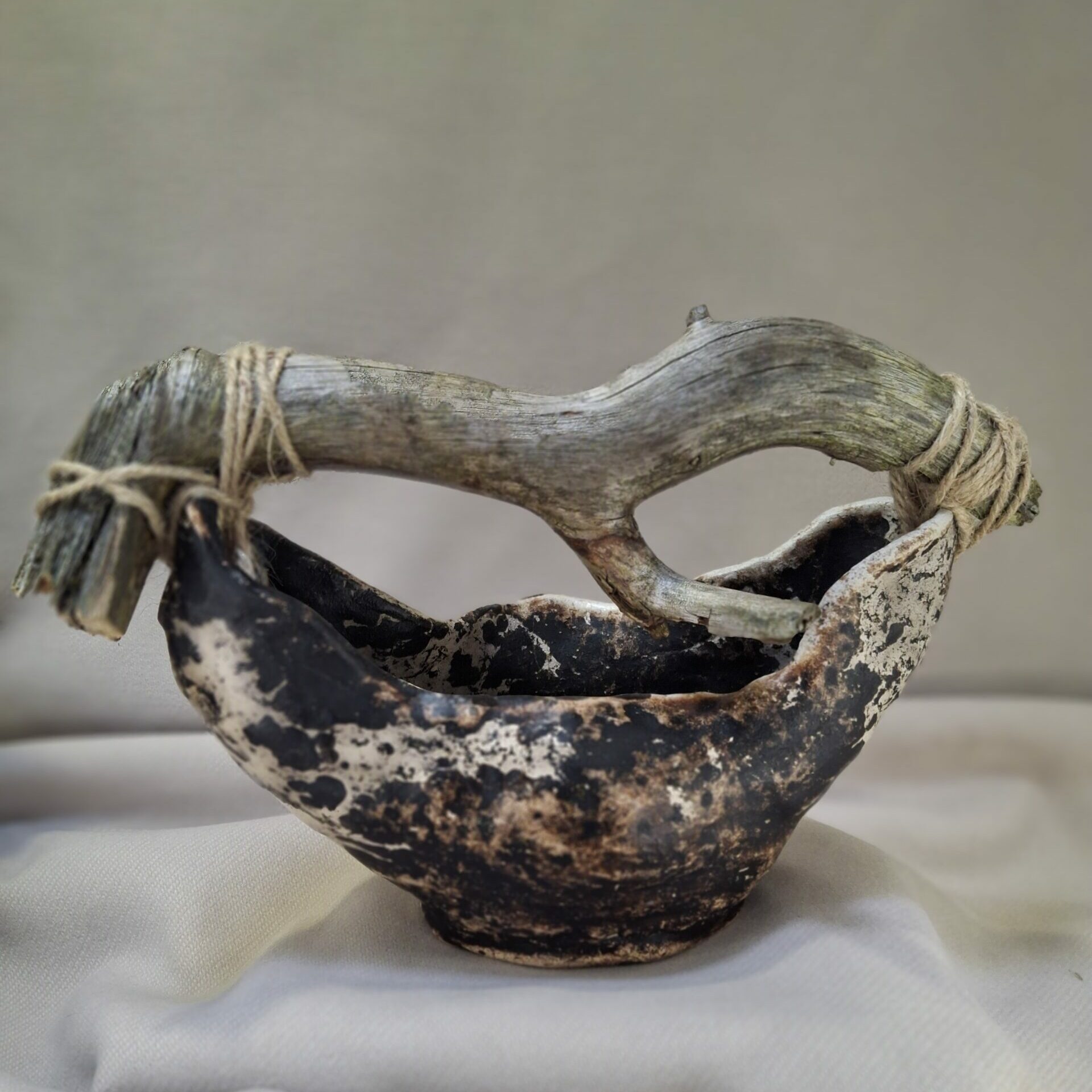 Naczynie ceramiczne „W objęciach drzewa” | Pierwotne rzemiosło - obrazek 4