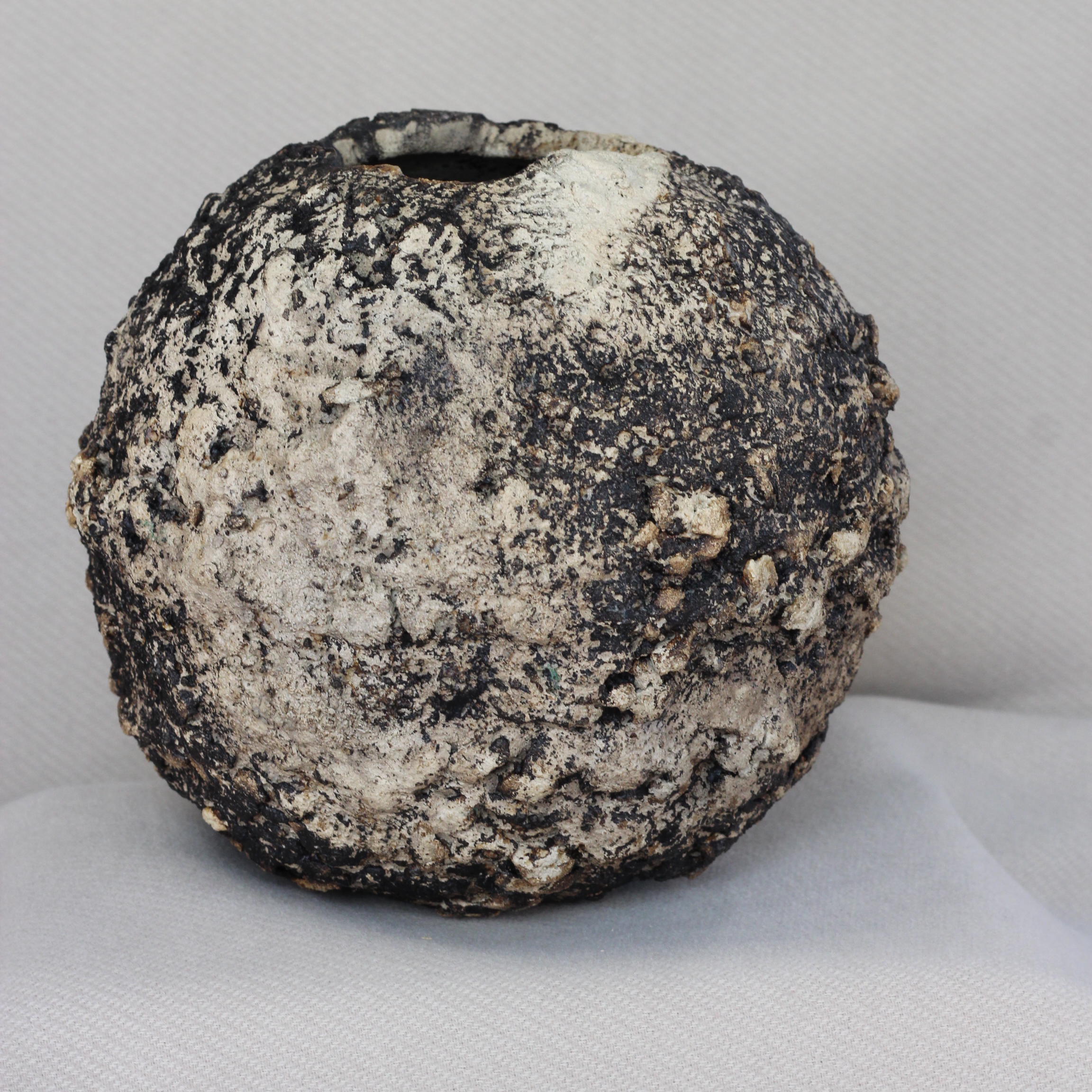 Tonalit – Echo Zastygłej Lawy - Pracownia CzarnySmok.pl