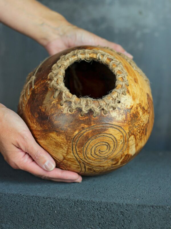 IMG_0007_proc Wazon ceramiczny „Spiralne Milczenie” | Rytualny artefakt