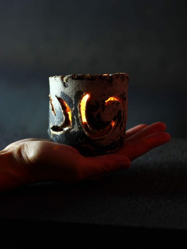 il_fullxfull.8528336451_po3u.jpg Świecznik Boho Ceramiczny z Wycięciami na Tealight