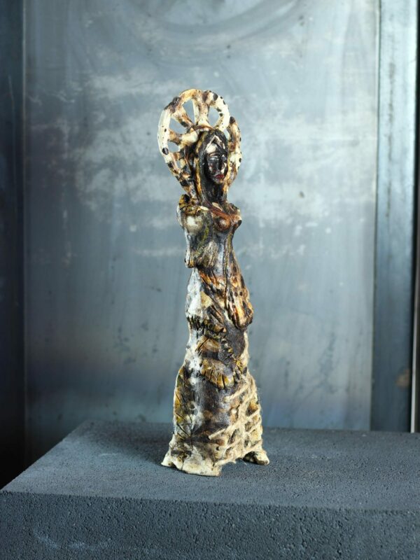il_fullxfull.8531481295_gcv1.jpg Artystyczna Rzeźba Ceramiczna – Postać Kobiety