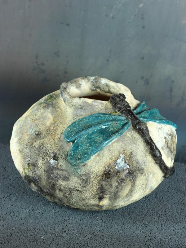 il_fullxfull.8717516384_nk64.jpg Naczynie ceramiczne z rzeźbą ważki - seria "Kamienny sen"